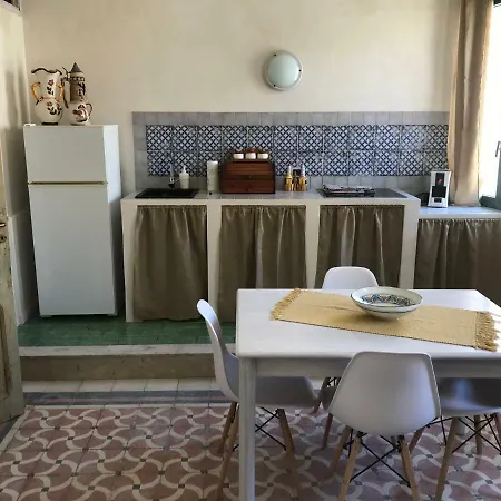 A Due Passi Dal Porto Appartement Trapani