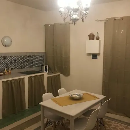A Due Passi Dal Porto Apartment